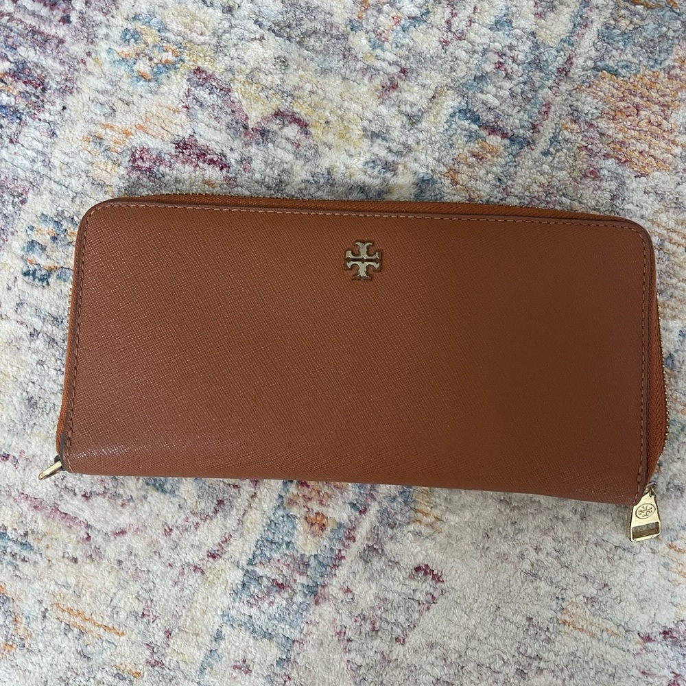 Tory Burch York Passport Continental Wallet